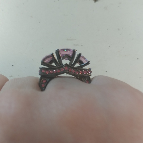 👠Black Silver Ring with Pink Cubic Zirconia - Picture 2 of 4